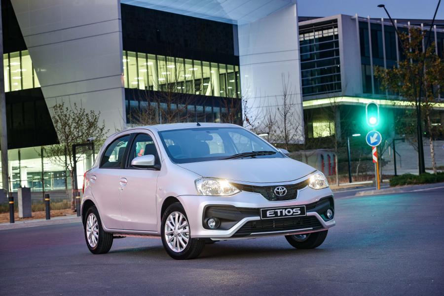  Toyota Etios Hatchback 2016 года  (ZA) (фото 5 из 14)